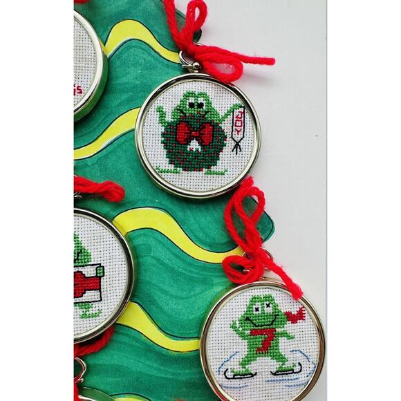 Vintage One Froggy Christmas Eve Cross Stitch Frog Ornaments Set Of 8 Round - Picture 3 of 8